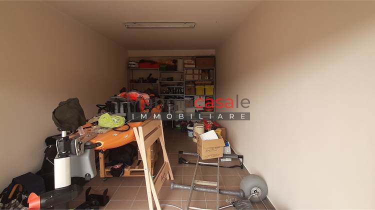 Magazzino uso deposito a Catanzaro Lido