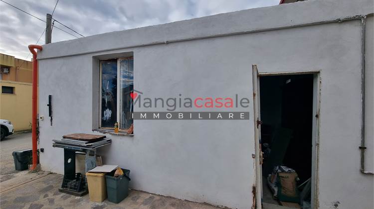 Magazzino o Garage in località Giovino 