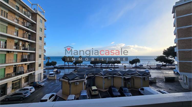 Wohnungzu Miete in Catanzaro (CZ) Via lungomare  325