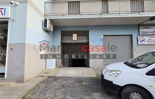Magazzino / Deposito 160 mq all’ingresso di Catanzaro Lido