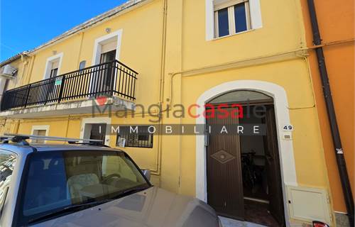 Settingiano – Casa indipendente con ingresso autonomo, 3 camere e balconi