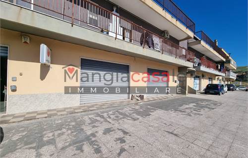 Магазин в Аренда в Catanzaro