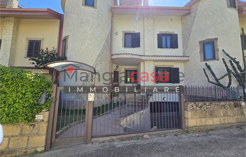 Villa indipendente con taverna, giardino esclusivo e mansarda – Martelletto di Settingiano